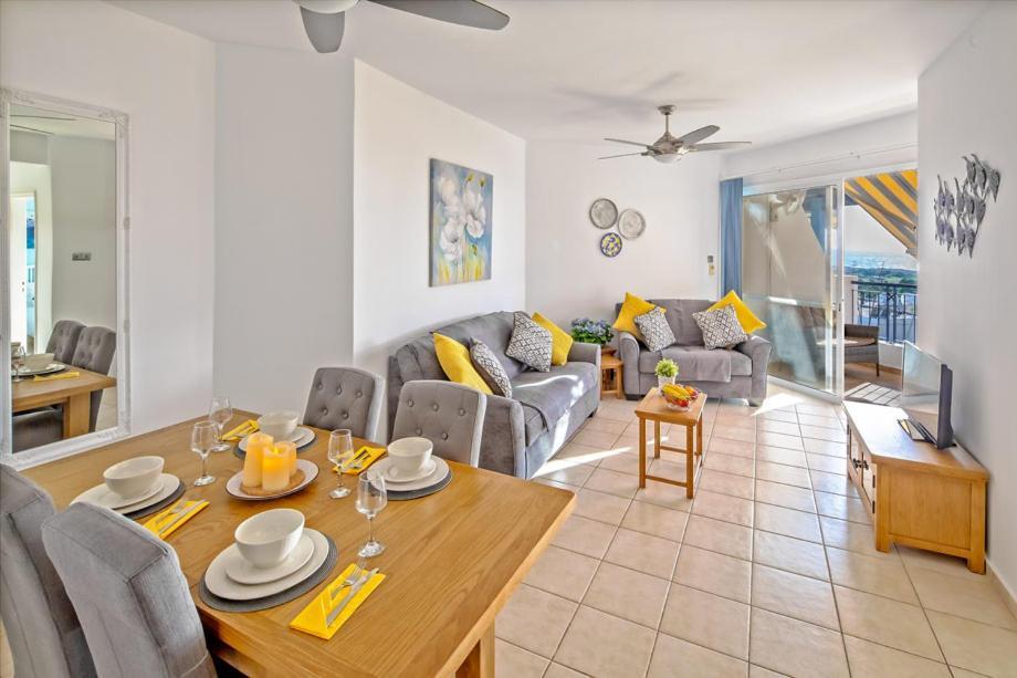 207 Kings Palace Seaview Paphos Extérieur photo